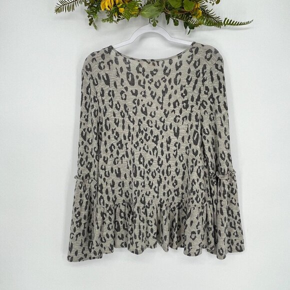 ALTAR'D STATE BRAELYN OVERSIZED HIGH LOW GREY LEOPARD SWEATER SIZE SMALL - Picture 4 of 11